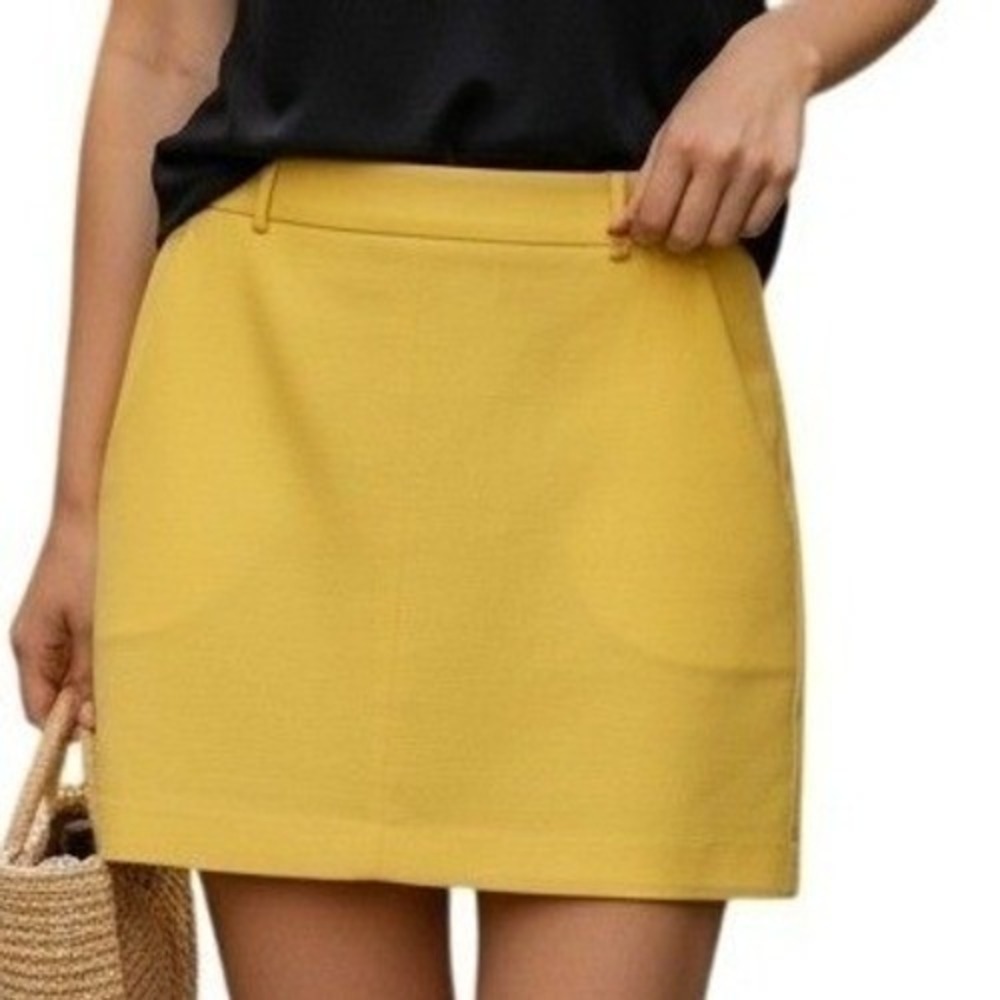 THEORY Butter Yellow Pocketed Wool Mini Skirt EUC Size 6